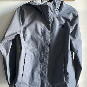 The North Face Women’s Rain Jacket Like New